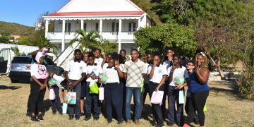 “Explora la Biblioteca – Promoción de Libros para la Pascua 2025” en la Biblioteca de Sint Maarten, organizado por una becaria de PKL/PBL de MPC