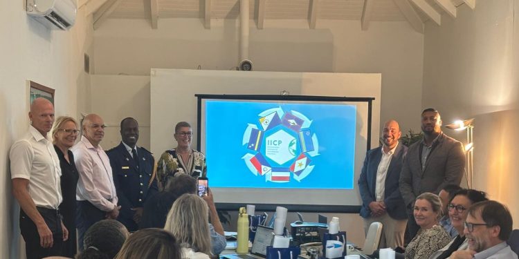 Frente Nacional Contra la Delincuencia Transnacional: Fuerzas del Orden Unen Fuerzas en la Sala de Guerra