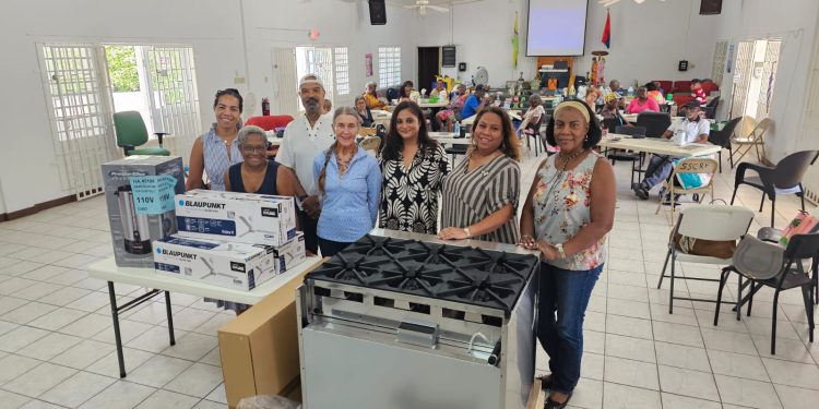 Island Gems apoya a las personas mayores con estufas y ventiladores de techo