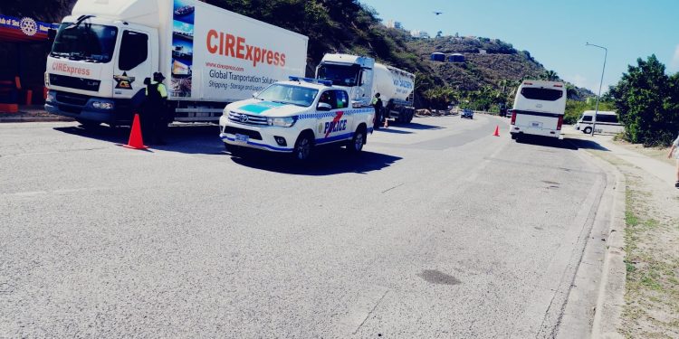 La Policía intensifica los controles vehiculares como parte de las medidas de seguridad vial