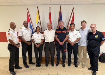 Jefes de bomberos de la región caribeña del Reino fortalecen su cooperación