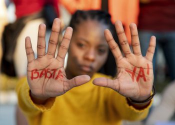 El Caribe Neerlandés adopta una postura firme contra la trata y el tráfico de personas