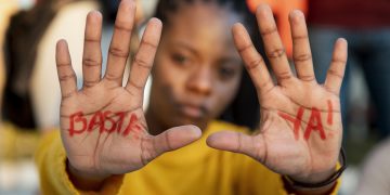 El Caribe Neerlandés adopta una postura firme contra la trata y el tráfico de personas