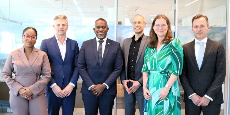 Su Excelencia el Gobernador Baly visita los Países Bajos