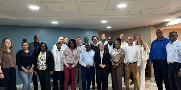 Comisionado Insular asiste a Conferencia de Tres Días sobre Legislación y Desarrollo de Vivienda