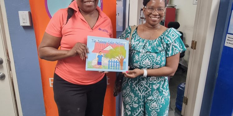 La maestra Greta dona “The Johnny Cake Delivery”, que fusiona la cultura de St. Maarten con el aprendizaje lúdico, a la comunidad
