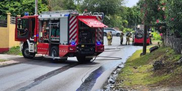 Se incendia un vehículo sin se reporte de heridos