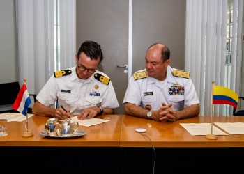 Almirante colombiano visita Defensa en la Región del Caribe