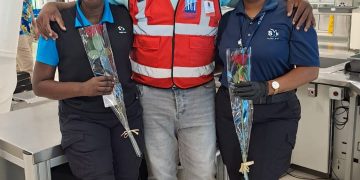 El Aeropuerto Internacional Princesa Juliana hace un homenaje en el día de las madres