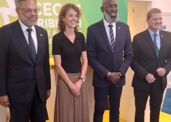 El Primer Ministro de Sint Maarten hace un enérgico llamado a la resiliencia climática y energética regional en la Conferencia del Día del Reino en Curaçao