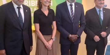 El Primer Ministro de Sint Maarten hace un enérgico llamado a la resiliencia climática y energética regional en la Conferencia del Día del Reino en Curaçao
