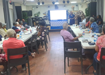 Empoderando a las personas mayores: La Biblioteca de Sint Maarten y el SZV organizan un taller vital sobre pensiones
