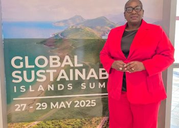 La Gobernadora Alida Francis de Statia participa en la Cumbre Global de Islas Sostenibles en St. Kitts
