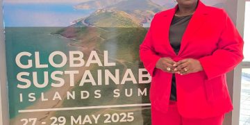 La Gobernadora Alida Francis de Statia participa en la Cumbre Global de Islas Sostenibles en St. Kitts