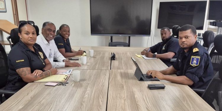 La Guardia Costera del Caribe Neerlandés y el Departamento de Aduanas se unen una vez más para fortalecer la seguridad fronteriza en Sint Maarten