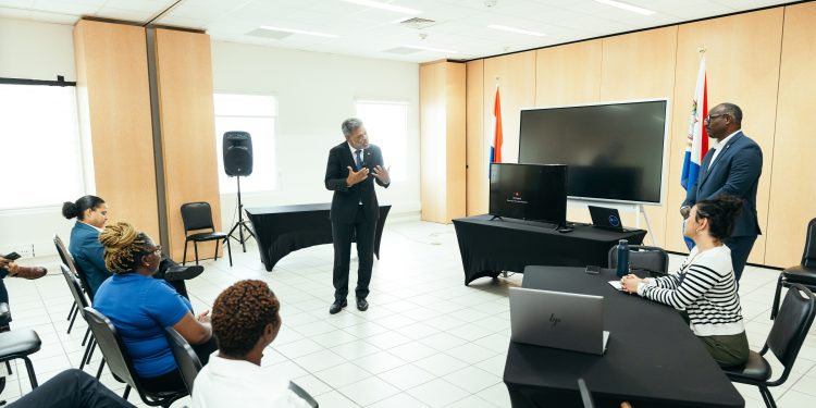 El Primer Ministro, Kadaster y Actores del Patrimonio se Comprometen a Cooperar para Fortalecer el Archivo Nacional