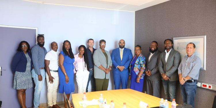 VROMI se reúne con sus homólogos franceses para tratar la colaboración en las actividades de limpieza de toda la isla