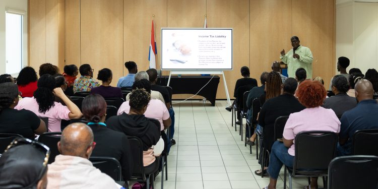 El Ministerio de Finanzas Organiza Taller sobre la Declaración de Impuestos para Funcionarios Públicos