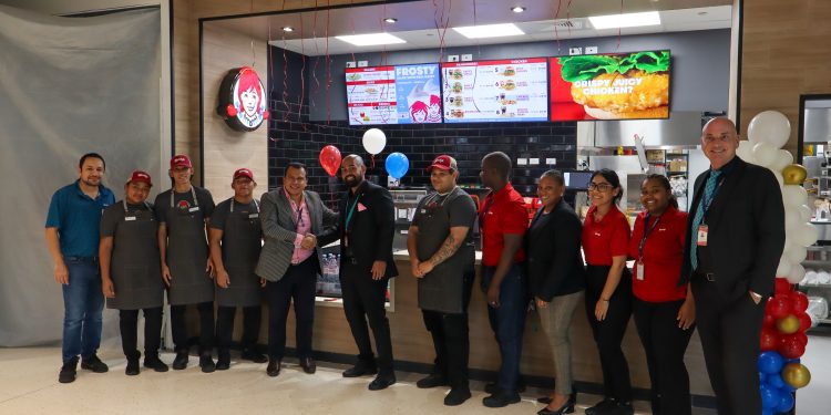 Wendy’s ahora abierto para locales y visitantes en el Aeropuerto Internacional Princesa Juliana
