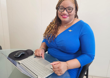 La Ministra de Finanzas, Marinka Gumbs, introduce un impuesto a los dividendos para recaudar millones para Sint Maarten