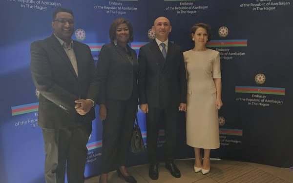 La Ministra Plenipotenciaria Arrindell promueve un mayor diálogo con la República de Azerbaiyán