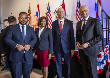 La Ministra Plenipotenciaria Arrindell asiste a la Ceremonia de Celebración del 249.º