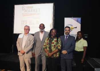 Contratistas asisten a la sesión de adquisiciones de la NRPB sobre acceso y transparencia de proveedores