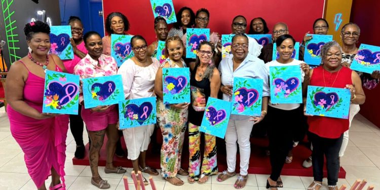 El Grupo de Apoyo para el Cáncer de Mama celebra su segundo aniversario con una celebración de pintura y sorbos