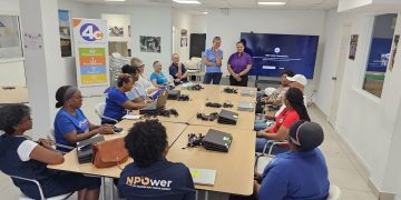 Nueve organizaciones sin fines de lucro reciben computadoras portátiles para impulsar servicios comunitarios