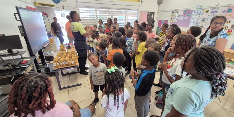 El KPSM Involucra a Jóvenes Durante su Visita al Campamento de Verano en St. Joseph School