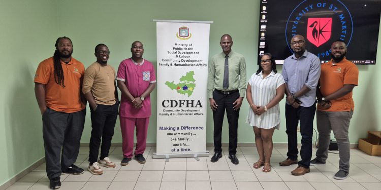 Inicia una sesión informativa sobre consejos comunitarios a la segunda fase del programa de empoderamiento para asociaciones vecinales