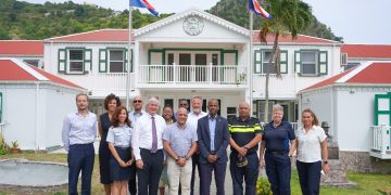 Coordinación de seguridad fortalecida durante la reunión del “Grote Driehoek” en Saba