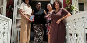 Exposición Internacional de Obras de Arte de Nuestros Artistas y Profesionales Culturales Locales ¡Se Necesitan Urgentemente!