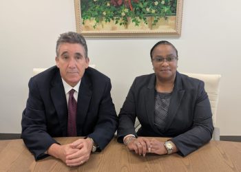 Michael Lake es nominada como la 1ra mujer directora financiera del Aeropuerto Internacional Princesa Juliana