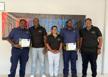 Varios miembros del Departamento de Bomberos completan su capacitación para la certificación de drones