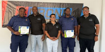 Varios miembros del Departamento de Bomberos completan su capacitación para la certificación de drones