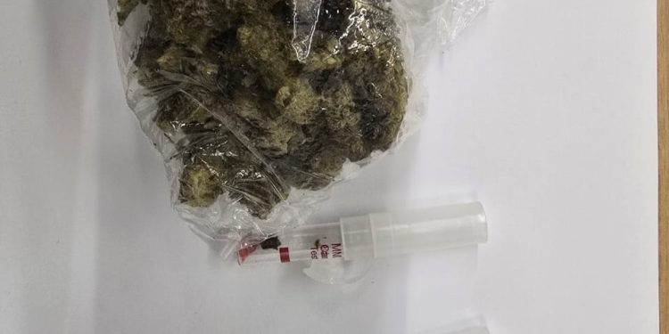 Arresto matutino en Welfare Road por posesión de drogas