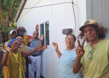 Voluntarios de Tzu Chi completan reparaciones en casa de una persona mayor