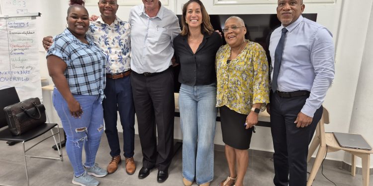 La Fuerza de Policía de Sint Maarten organiza una capacitación y un simposio sobre el protocolo de integridad