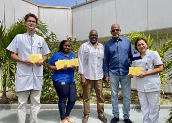 COLORS dona al Servicio de Ginecología y Obstetricia del SMMC