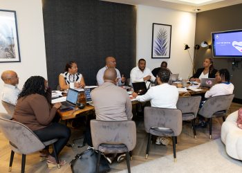 La Ministra de TEATT inicia conversaciones sobre planificación estratégica con el equipo directivo