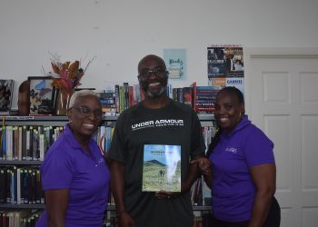 Desconéctate, explora y crea vínculos: ¡Únete al emocionante lanzamiento de Senderos de Montaña en la Biblioteca de Sint Maarten!