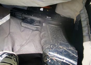 Arrestan sospechoso tras incendio de vehículo en el aeropuerto