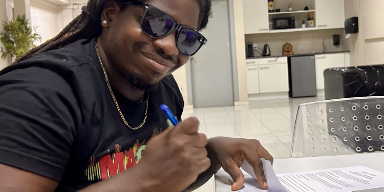 Rock’n vibes firma un acuerdo de producción y representación con la estrella de la Soca Magicx