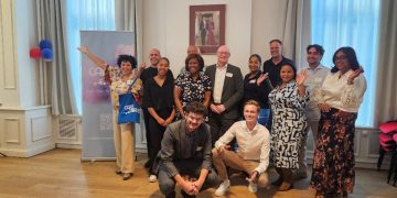 La Ministra Plenipotenciaria Arrindell inaugura el evento de despedida de Cari-Aire en la Casa de Sint Maarten en La Haya