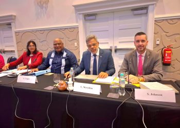 El Primer Ministro Dr. Luc Mercelina fortalece la voz de los accionistas de Sint Maarten