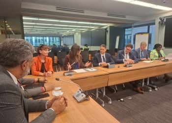 El Primer Ministro Dr. Luc Mercelina reafirma la prioridad del Proyecto COE durante una reunión de alto nivel con directivos del Banco Mundial