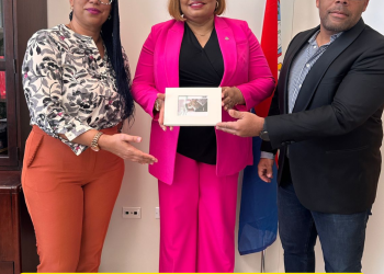 La Ministra de Finanzas recibe las Cuentas Anuales de la SOAB de 2024