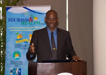 El Ministro Brug destaca la crucial conexión entre la salud y el turismo en el Programa de CARPHA