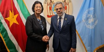 El Primer Ministro de Sint Maarten inicia una reunión bilateral con el Presidente de Surinam durante la Asamblea General de la ONU